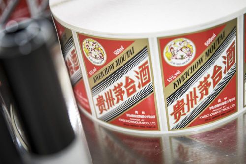 Bị phạt 90 triệu đồng vì bán rượu lậu