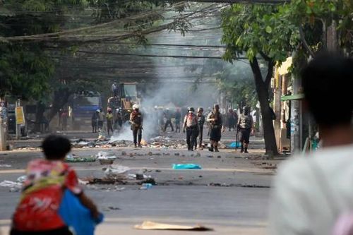 Đại hội đồng Liên Hợp quốc cân nhắc cấm vận vũ khí với Myanmar