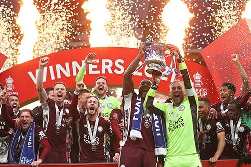 Sau 5 năm, Leicester lại viết chuyện cổ tích