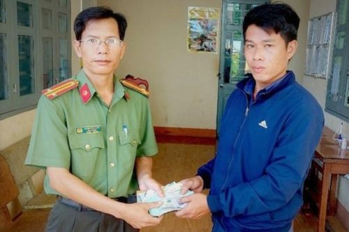 Thanh niên có hành động đẹp