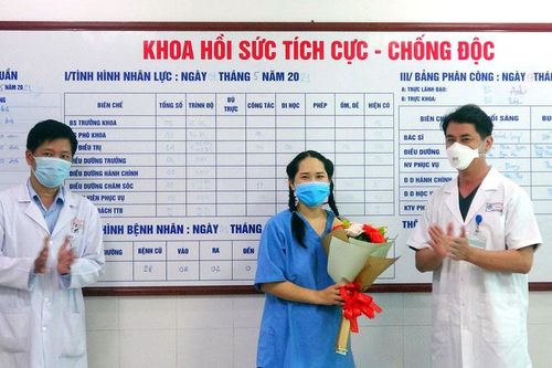 Nữ điều dưỡng sốc phản vệ sau tiêm vaccine Covid-19 xuất viện