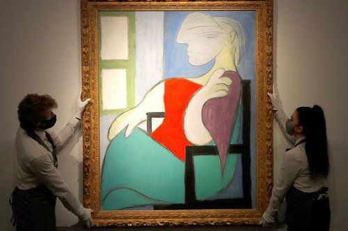 Bức họa 'Người phụ nữ ngồi bên cửa sổ' của danh họa Picasso được bán với giá hơn 103 triệu USD