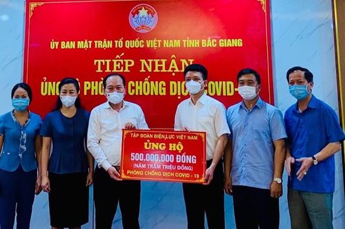 EVN ủng hộ 1,5 tỷ đồng cho ba địa phương chống dịch Covid-19