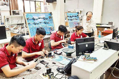 Xây dựng nguồn nhân lực chất lượng cao