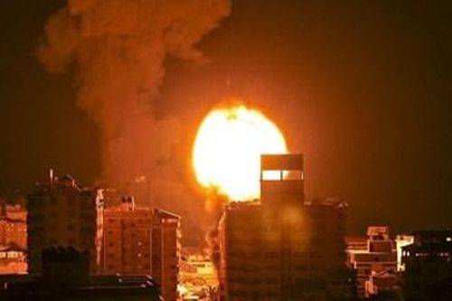 Israel tiếp tục không kích Gaza