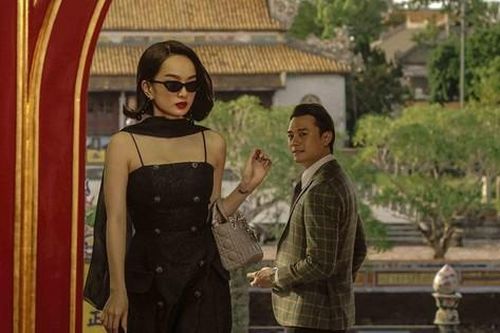 Chưa trở thành cú nổ ngoài phòng vé nhưng 'Gái già lắm chiêu V' lại được chiếu toàn cầu