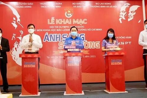 Hội thi Olympic Ánh sáng soi đường: Hơn 20.000 lượt thí sinh dự thi trong ngày khai mạc