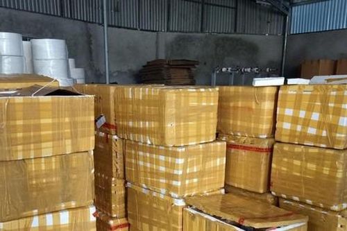 Bị phạt 90 triệu đồng vì buôn rượu nhập lậu