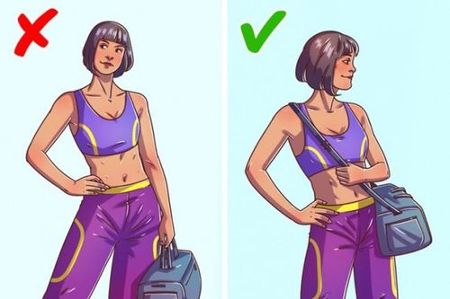 Những kiểu đeo túi xách sai cách khiến bạn bị đau lưng