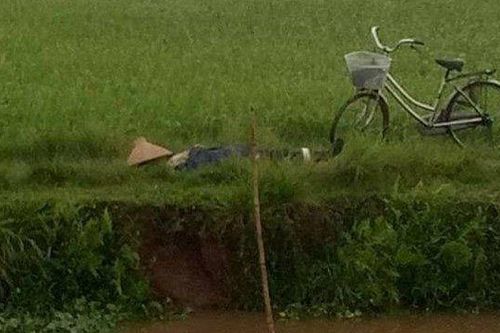 Đi gặt lúa về, người phụ nữ bị sét đánh tử vong