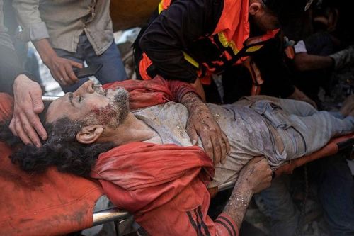 Israel lại không kích dữ dội, toàn thành phố Gaza rung chuyển