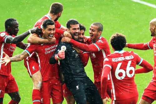 Thủ môn Alisson ghi bàn, Liverpool giành chiến thắng nghẹt thở