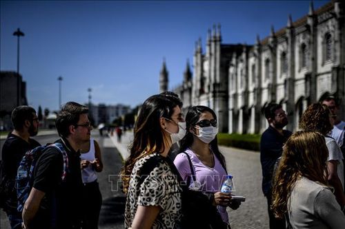 Bồ Đào Nha đón trở lại du khách từ Anh và đa số nước EU
