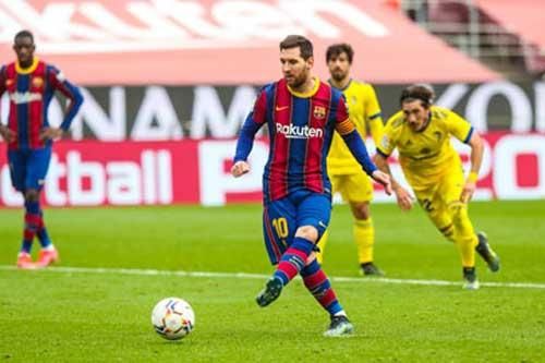 Vua phá lưới La Liga: Messi sắp vượt hai tượng đài Real Madrid