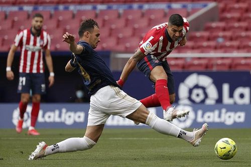 Suarez lập đại công giúp Atletico chạm một tay vào chức vô địch