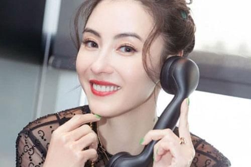 Trương Bá Chi tiết lộ bị yếu tai nhưng không dám nói với các con vì lý do ai nghe cũng rơi nước mắt