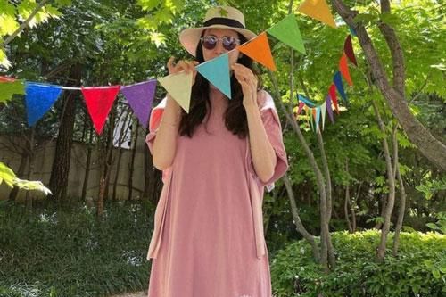 Choi Ji Woo bị nghi bầu bí lần hai vì mặc đầm rộng thùng thình