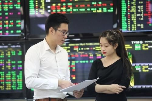 Kết quả chứng khoán ngày 17/5/2021: Lực bán mạnh ở nhóm cổ phiếu lớn, Vn-Index giảm gần 8 điểm