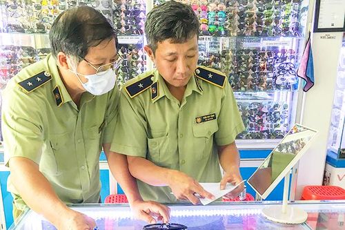 Đội Quản lý thị trường số 1: Tạm giữ hơn 1.000 đơn vị sản phẩm các loại