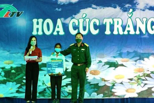 Bông ''Hoa Cúc Trắng'' vượt khó học giỏi