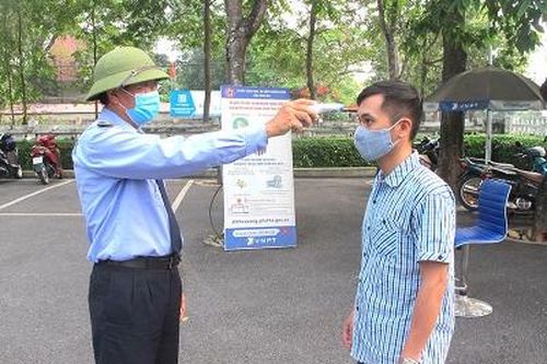 Tăng cường phòng, chống dịch cho người dân khi thực hiện các thủ tục hành chính