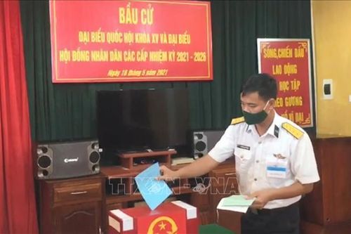 Bầu cử sớm nơi huyện đảo Trường Sa