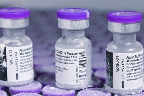 Tại sao Mỹ chưa sẵn sàng gửi vaccine COVID-19 thừa ra nước ngoài?
