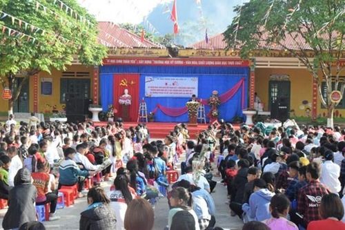 Đình chỉ một giáo viên ở Lào Cai vi phạm phòng, chống dịch