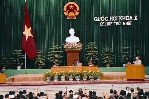 Quốc hội khóa X: Đẩy mạnh công nghiệp hóa, hiện đại hóa đất nước