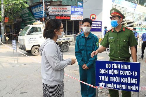 Xung kích trên tuyến đầu phòng, chống dịch
