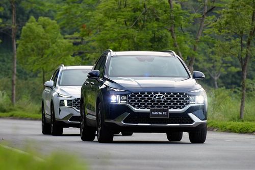 Hyundai Santa Fe thế hệ mới nhắm cạnh tranh 'sát ván' với KIA Sorento