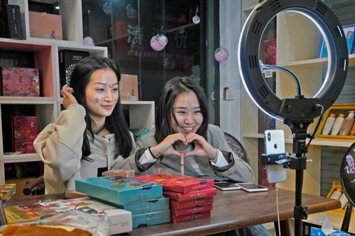 Chiêu trò dối trá trong ngành livestream ở Trung Quốc