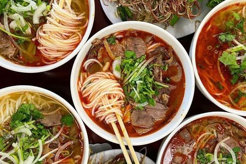 Thưởng thức bún bò với các quán ship tận nơi ở TP.HCM