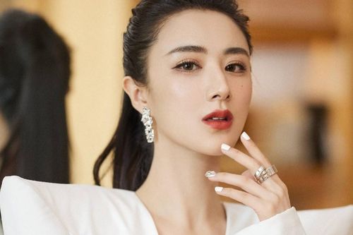 Nữ ca sĩ trở thành tỷ phú Trung Quốc