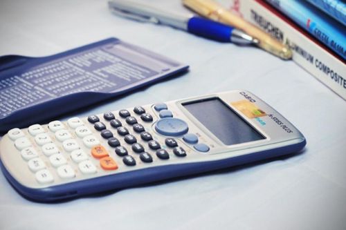Những máy tính cầm tay được mang vào phòng thi tốt nghiệp THPT 2021