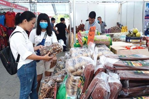 Huyện Mê Linh: Đẩy mạnh tuyên truyền tiêu dùng hàng Việt gắn với phòng dịch