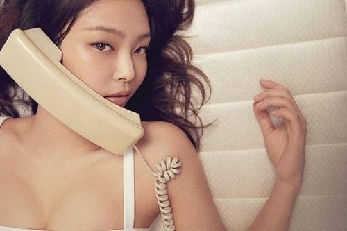 Jennie Blackpink khoe thân hình hoàn hảo trong quảng cáo mới