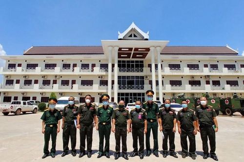 Quân y Việt Nam hỗ trợ các bệnh viện Quân đội Lào phòng chống Covid-19