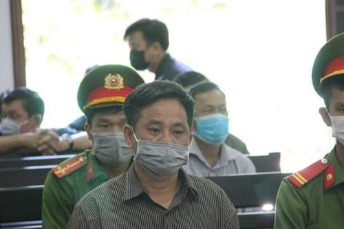 Triệu tập nhân chứng mới, hoãn xét xử nguyên bí thư xã giết em họ, đốt xác