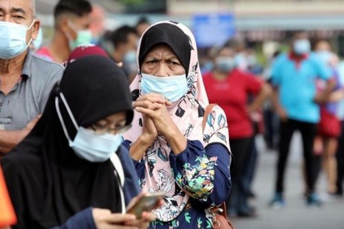 Covid-19: Hệ thống y tế hết công suất, số ca mắc mới tăng mạnh, Malaysia đối mặt nguy cơ đóng cửa toàn diện