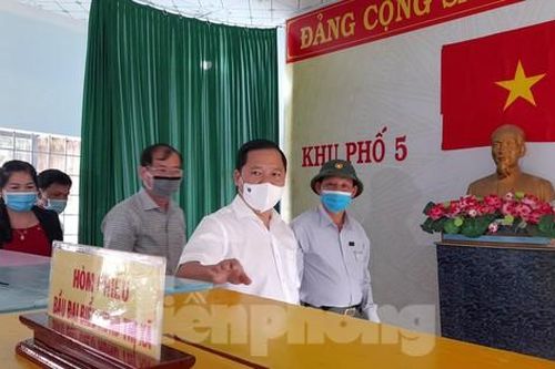 Tuyên truyền 5.000 ngư dân đang đánh bắt xa bờ về bầu cử