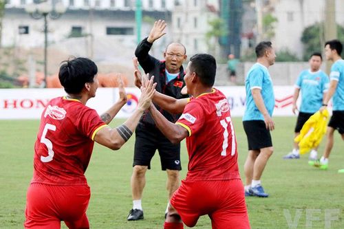 Thầy Park mạo hiểm với tuyển Việt Nam: Cẩn thận, kẻo lỡ!