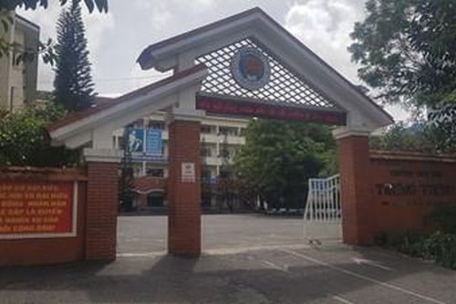 Kỷ luật cô giáo đánh học sinh lớp 2 bầm tím mông