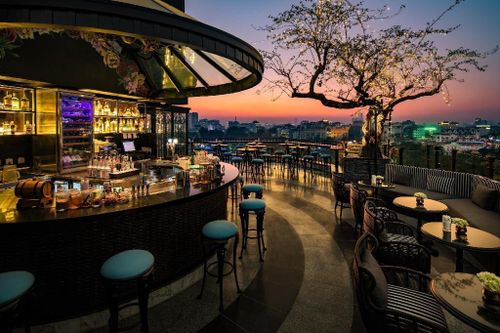 Khách sạn ở Hà Nội có tầng thượng đẹp nhất thế giới
