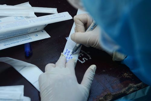 Đà Nẵng hỗ trợ sinh phẩm xét nghiệm cho Bắc Ninh và Bắc Giang