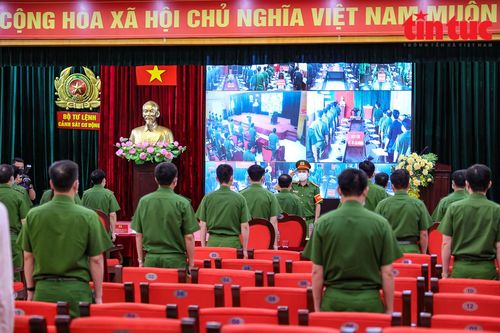 300 cảnh sát cơ động tăng cường đến Bắc Giang chống dịch sẽ bỏ phiếu tại địa phương