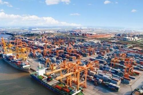 Tăng nặng mức phạt đối với hành vi tự ý tăng giá, phụ thu dịch vụ đường biển