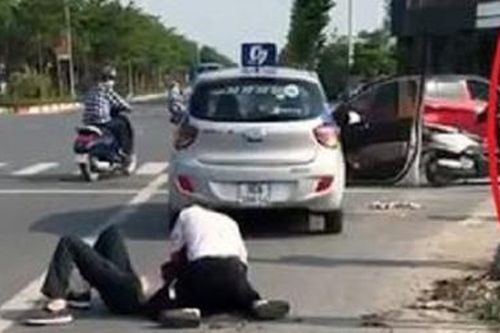 Kỉ luật cảnh cáo cán bộ thiếu trách nhiệm trong việc bắt giữ đối tượng cướp taxi