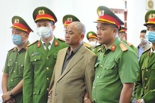 Tạm hoãn xét xử phúc thẩm Bí thư xã giết người đốt xác để trục lợi tiền bảo hiểm