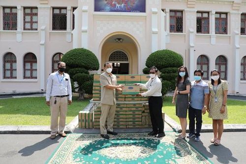 Công ty con của Vinamilk hỗ trợ 1.000 thùng sữa cho người dân Campuchia